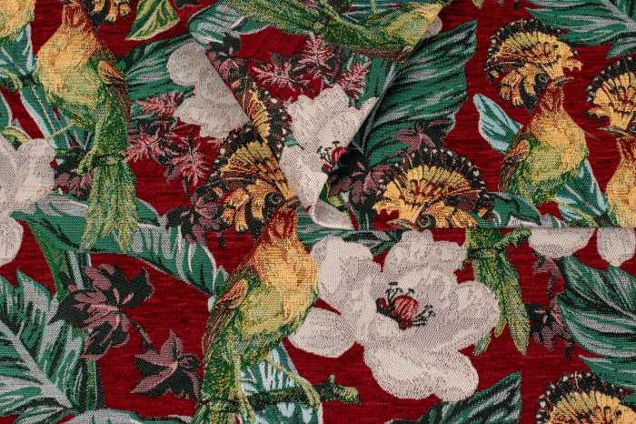 Tkanina żakardowa w dudki – dekoracyjny materiał tapicerski w odcieniu borda z ptakami 1