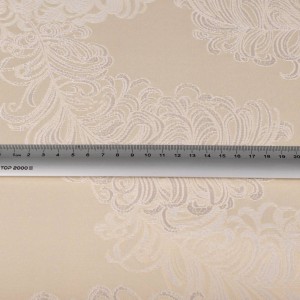 Beżowa tkanina tapicerska żakardowa Diva zdobiona dużym, klasycznym wzorem barokowym