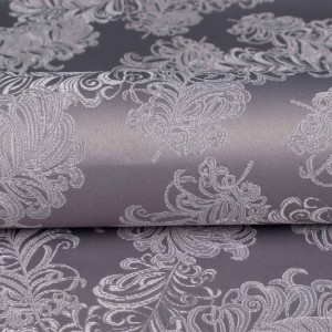 Jasnoszary materiał obiciowy Diva popiel w eleganckie, srebrzyste ornamenty klasyczne