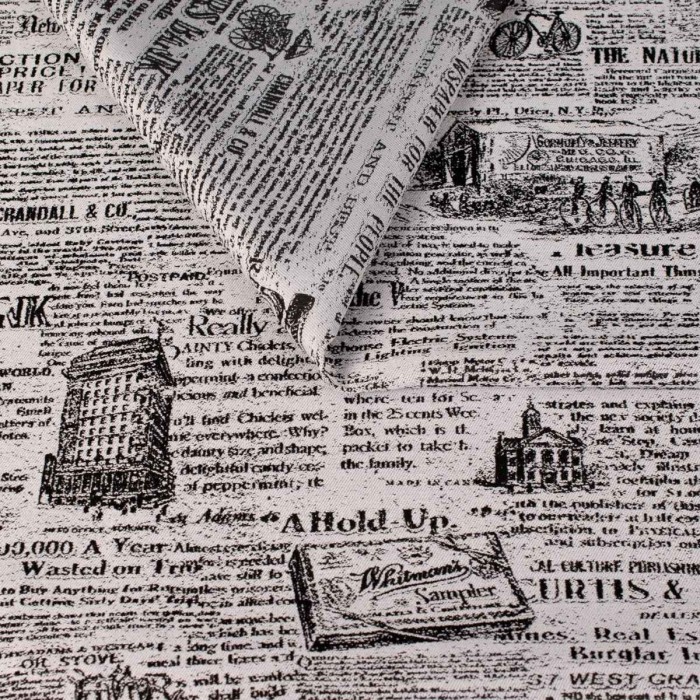 Biała tkanina obiciowa Oldpress z precyzyjnie tkanym wzorem starej gazety – Obiciowe.pl