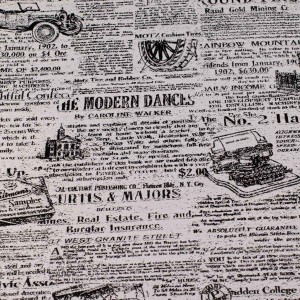 Biała tkanina obiciowa Oldpress z precyzyjnie tkanym wzorem starej gazety – Obiciowe.pl