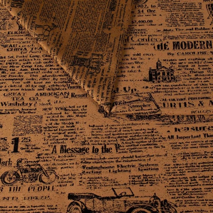 Złota tkanina obiciowa Oldpress z precyzyjnie tkanym wzorem starej gazety – Obiciowe.pl